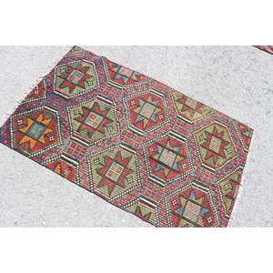 Alfombra Turca Vintage Pequeña de 2.7x4.5 pies, Alfombra Oriental Roja de Lana - Product Image 4