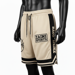 Pantalones cortos de baloncesto para hombre de malla de poliéster transpirable GSM premium, color crema beige con paneles laterales negros y logotipo personalizado con serigrafía. - Product Image 4