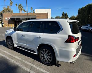 Lexus LX 570 d'occasion 2017 avec faible kilométrage - Prêt à être expédié - Product Image 6