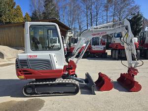 Mini-excavatrice Takeuchi TB228 de 2,8 tonnes, 24,4 CV, diesel, profondeur de creusement de 2,55 m, force de rupture de 27,1 kN, excavatrice hydraulique compacte - Product Image 6