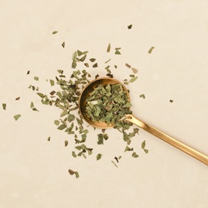 อาหารเกรดอาหารมีกลิ่นหอมแข็งแรงใบสะระแหน่แห้งออร์แกนิกแบบพรีเมี่ยมใช้วิธีการแปรรูปแบบดิบ - Product Image 2