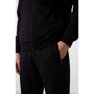 Conjunto Deportivo Informal para Hombre Troy-85196 Negro, Corte Estándar y Diseño Transpirable - Product Image 5