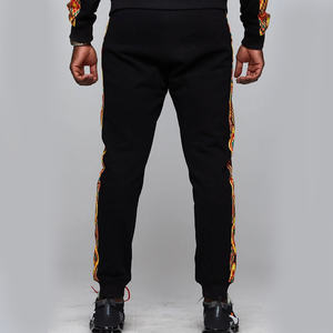 Ensemble de survêtements pour hommes personnalisés de gros Survêtements d'hiver en polyester Vêtements de sport de sport Survêtements de football par sublimation - Product Image 4