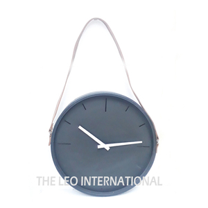 Horloge murale décorative de haute qualité en acier inoxydable métal plaqué or forme carrée sans chiffres - Product Image 2