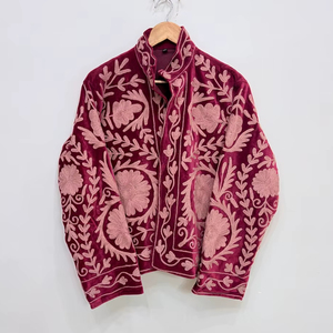 Veste Suzani marron pour femmes, veste courte en velours lisse, veste brodée à la main, veste d'hiver, disponible en gros - Product Image 1