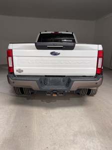 FORD F-450 SUPER DUTY KING RANCH CREW CAB LB DRW 4WD 2020 d'occasion (conduite à gauche/droite) - Product Image 2