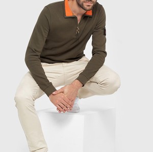 Sweatshirts à motif personnalisé Service OEM Chemises de survêtement de qualité supérieure Col rond de haute qualité Sweatshirts réguliers de couleur personnalisée pour hommes. - Product Image 4