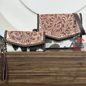 Bolso cruzado de piel de vaca occidental de moda para mujer con conjunto de cartera a juego, monedero de cuero genuino mecanizado a mano, conjunto de bolso de moda de dos piezas - Product Image 1