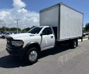 Subasta - Los Más Vendidos 2022: Camionetas R.A.M 5500 Chassis-Cabs Tradesman R.W.D. con Motores Turboo Diésel de 6.7L y 6 Velocidades, Nuevas con 3 Años de Garantía - Product Image 1