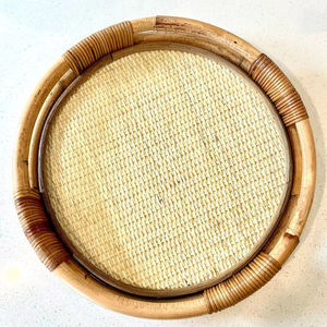 Bandeja redonda de ratán de alta calidad, multifuncional para almacenamiento. Hecho de materiales que son amigables con la naturaleza y los humanos. - Product Image 1