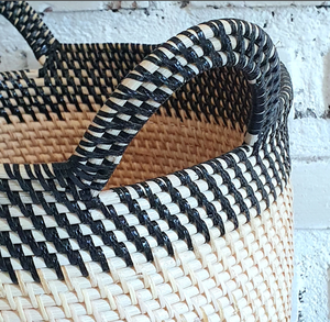 Juego de 2 Cestas de Almacenamiento de Ratán Marrón de Sisu Handicraft, Diseño Simple Ecológico, con Asa Recortada, Forma Cuadrada, Multiusos - Product Image 4