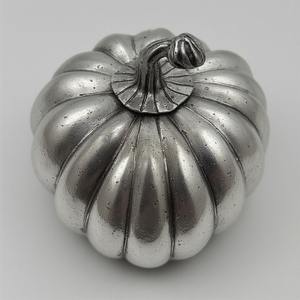 Lanterne citrouille en aluminium faite à la main, sculpture percée pour un éclat brillant, finition polie soulignant Halloween - Product Image 3