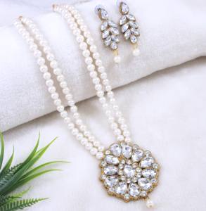 <b>Indian</b> Traditional and Fashionable Gold Plated and Long Mala With Earring and Maagtika Combo Necklace <b>Set</b> for Women - Product Image 5