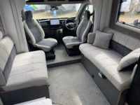 Fourgon aménagé Sprinter, camping-car, caravane |   Camping-car tout-terrain 4x4 |   Camping-car à conduite à droite |   Camping-car tout-terrain 4x4 avec panneaux solaires
