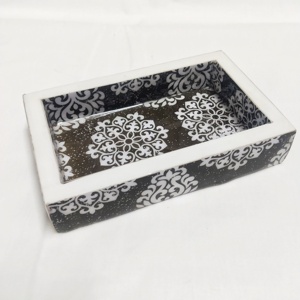 Ensemble de distributeur de savon à main de fabrication florale, nouveau distributeur en résine au meilleur prix d'Inde - Product Image 2