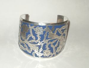 Bracelet manchette en laiton floral traditionnel religieux moderne antique pour occasions et fêtes artisanat en métal - Product Image 3