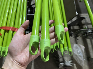 Manche de balai en bois durable 120 cm, manche de serpillière fileté pour le nettoyage ménager - Product Image 2