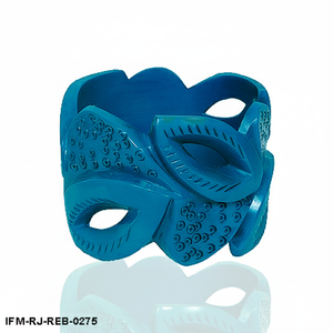 Bracelet jonc artisanal sculpté en résine turquoise, épais, bleu turquoise, découpé, avec des détails géométriques texturés pour femmes - Product Image 5