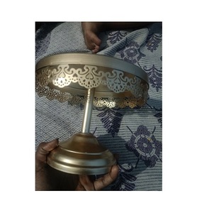 แท่นวางเค้กทองเหลืองโบราณคลาสสิกที่มีโครงสร้างแข็งแรงเหมาะสำหรับการเสิร์ฟขนมหวานที่มีความซับซ้อน - Product Image 6