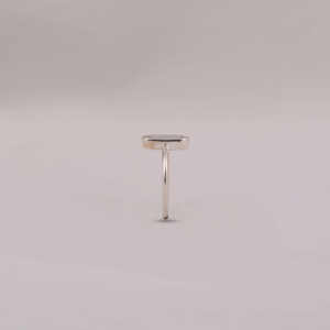 Bague de fiançailles en diamant de laboratoire taille émeraude personnalisée 14KT Solid White Gold Portrait Solitaire IGI Certified Bezel Setting Big - Product Image 6