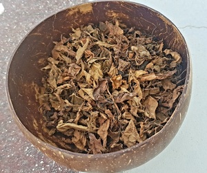 Feuilles de gelée noire séchée biologique Ingrédient naturel de première qualité du Vietnam pour le dessert en gelée d'herbe et les boissons rafraîchissantes traditionnelles - Product Image 2