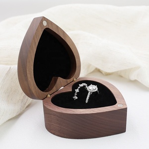 Caja de Anillos de Madera Maciza en Forma de Corazón, Caja de Anillos Personalizada para Parejas de Boda, <span class=keywords><strong>Regalo</strong></span> de <span class=keywords><strong>5</strong></span>.º <span class=keywords><strong>Aniversario</strong></span> - Product Image 2