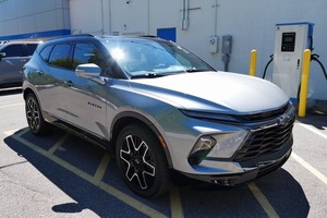 Chevrolet Blazer 2024 Usado en Venta |   Asientos Skyway Classics de Cuero, Cámara Trasera, Emisión Euro III, 8L - Product Image 5