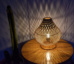 Lampe de table en bambou tissée à la main de haute qualité Offre Spéciale - Product Image 2