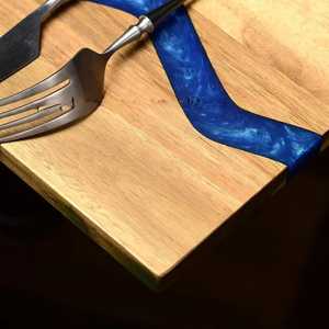 Tabla de cortar epoxi de Río, resina y madera, tabla de verduras/quesos, Láser de madera, logotipo de madera personalizado, bloques, pieza de embalaje - Product Image 4