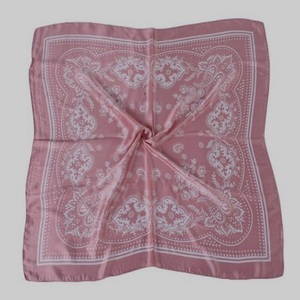 Pañuelos Cuadrados para Mujer, Pañuelos de Moda con Logotipo Personalizado, Pañuelos Hechos a Mano a Bajo Precio, Unisex, para Exteriores, para las Cuatro Estaciones, con Múltiples Diseños - Product Image 3