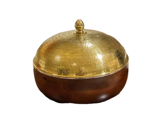 Casserole ronde en verre élégante de conception royale vintage Plat de service en métal durable pour chaque occasion de cuisine et de préparation des aliments à la maison - Product Image 3