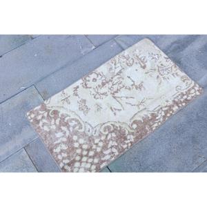 1.6x2.9 ft Turkish Vintage Rug, Small Rug, <b>Brown</b> White Solid <b>Wool</b> Rug - Product Image 3