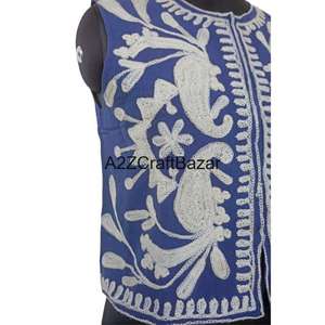 Veste élégante pour femmes en coton brodé Suzani, demi-manches, courte, d'hiver, faite à la main, pour les événements et les fêtes - Product Image 4