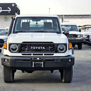 Camioneta LandCruiser LC79 2025 Gasolina/Petróleo Automática con Interior Oscuro, Techo Panorámico y Aire Acondicionado Automático en Venta - Product Image 1