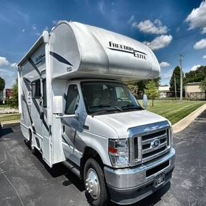 Customized 4X4 Alcove Camper Stainless Steel Lightweight Slide-In Travel Trailers <b>For</b> Sale - Product Image 5