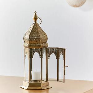 Farol Marroquí de Metal Dorado Premium con Paneles de Vidrio, Diseño Elegante de Tallado, Luz Suave de Vela para Decoración Festiva del Hogar - Product Image 4