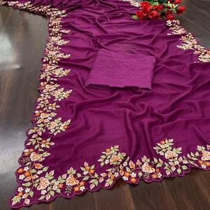 Fancy Fashible Trending Outfit Blusa de Sari de seda Vichitra de alta calidad con bordado y trabajo de secuencia e hilo múltiple a la venta - Product Image 4