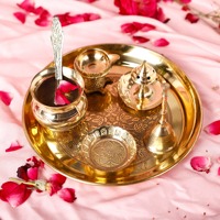 Design élégant en laiton Pooja Thali Set fait à la main et fabriqué à la main Puja Thali Set Traditionnel pour Pooja Arti Article religieux hindou