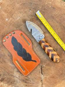 Lot mixte de couteaux à désosser avec manches en bois de cerf et de cornes de bélier, en acier Damas, avec étui en cuir, taille totale de 6 à 7 pouces - Product Image 3