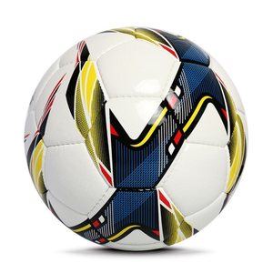 Ballon de football d'entraînement en cuir PU cousu à la main, fabriqué au Pakistan, écologique, durable, design personnalisé pour les commandes en gros des clubs, professionnel - Product Image 3