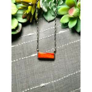 Collier Chassily Belone en huître épineuse et argent sterling avec incrustation de coquillage sertie clos - Product Image 1