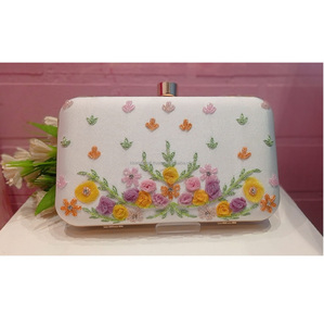 Bolso de mano con bordado geométrico de moda contemporáneo, monedero de noche con diamantes de imitación y patrón de caja moderno para bodas clásicas - Product Image 6