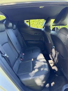 Autos usados completamente equipados, <span class=keywords><strong>Toyota</strong></span> <span class=keywords><strong>C</strong></span>-<span class=keywords><strong>HR</strong></span> Limited <span class=keywords><strong>2021</strong></span> 1.8P HV ECVT FWD SUV, listo para enviar - Product Image 4