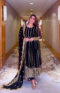 นำเสนอของดีไซเนอร์ใหม่ชุดปาร์ตี้ผ้าจอร์เจียเทียมงานลำดับหนักด้วยการปักและตัดทำงานด้านบนและด้านล่างด้วย dupatta - Product Image 3