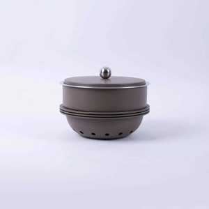 Olla caliente hecha a mano de madera y acero para servir alimentos con tapa martillada Solución de olla de cazuela a granel para cocinas profesionales - Product Image 3