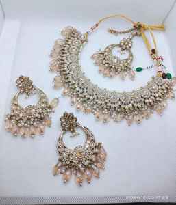 Ensemble de bijoux traditionnels indiens Mehendi, parfait pour les mariages, les occasions festives, ensemble de collier de haute qualité avec Maang Tikka - Product Image 6