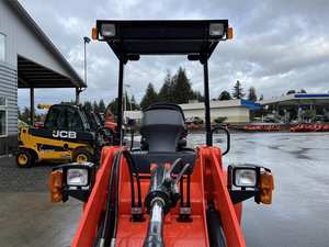 Chargeuse sur pneus Kubota R430 2025-Taille compacte, pleine puissance pour une manutention efficace - Product Image 3
