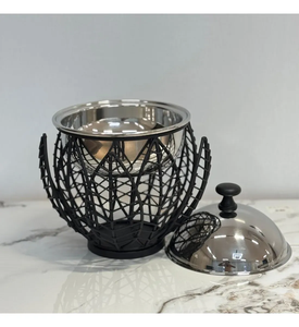 Plat à réchaud noir de qualité supérieure avec couvercle incurvé argenté, serveur de buffet moderne pour restaurants, hôtels et occasions spéciales, en provenance d'Inde - Product Image 3