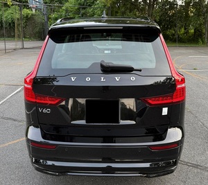 VOLVO V-60 Re-charge T/8 Pole-ster 2024, Vagoneta con Techo Corredizo, Faros Delanteros, Cámara Trasera de 360°, Asientos Eléctricos - Product Image 3