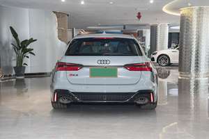 Vagoneta Deportiva de Lujo de Alto Rendimiento, Diseño de 5 Asientos, Espacio de Carga Expandible de 565L a 1680L y Cabina Virtual Digital de 12.3 Pulgadas - Product Image 5